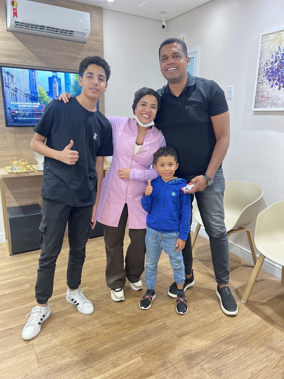 Dra Fernanda, paciente adulto e crianças